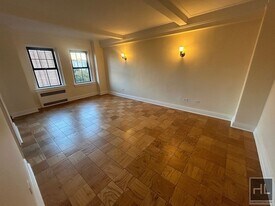 Christopher Street, Unit 5H in New York, NY - Building Photo