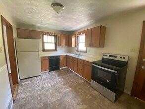 811 Zimmerman St in Jeannette, PA - Foto de edificio - Building Photo