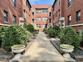 1312 Oak Ave in Evanston, IL - Building Photo