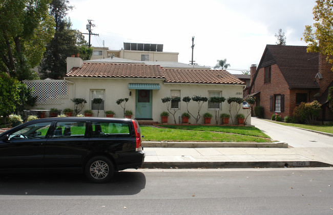 1520 E Maple St in Glendale, CA - Building Photo - Building Photo