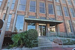 920 Poeyfarre St, Unit 275 in New Orleans, LA - Building Photo