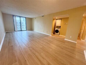 201 W Laurel St in Tampa, FL - Building Photo - Building Photo