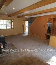 1050 Mohawk St in South Lake Tahoe, CA - Building Photo - Building Photo