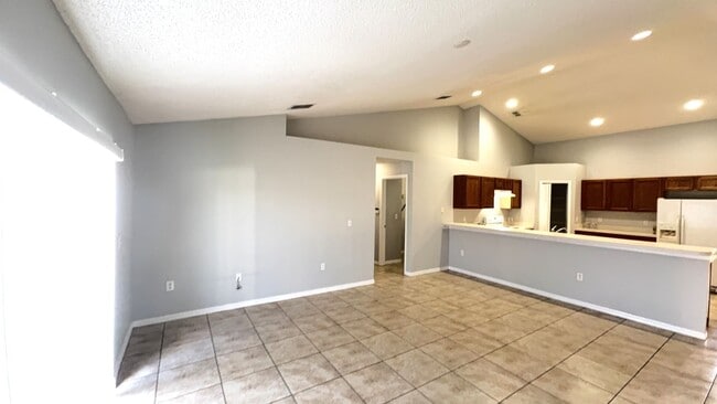 654 Basingstoke Ct in Kissimmee, FL - Building Photo - Building Photo