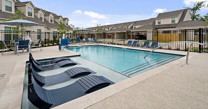 Oak Heritage Townhomes in Prairieville, LA - Foto de edificio - Building Photo