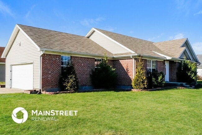 375 Clover Cove Dr in Shepherdsville, KY - Foto de edificio - Building Photo