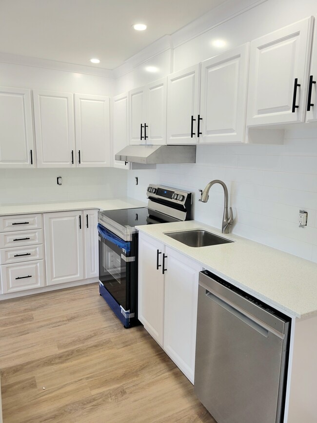 214 Manchester Av in Ottawa, ON - Building Photo - Building Photo