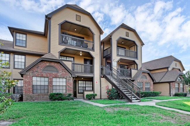 351 Lone Hill Dr in Altamonte Springs, FL - Building Photo - Building Photo