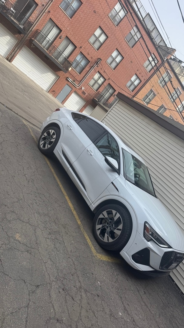 2507 N Milwaukee Ave in Chicago, IL - Building Photo - Building Photo