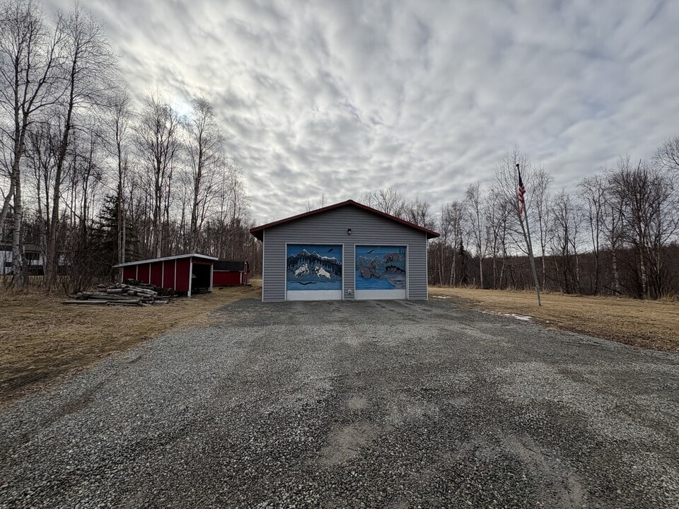 3330 E Godfrey Dr in Wasilla, AK - Building Photo