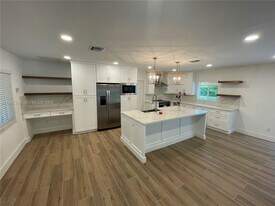 10343 SW 114th St in Miami, FL - Building Photo