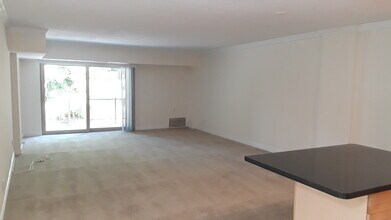 1450 Worcester Rd, Unit 1 in Framingham, MA - Foto de edificio - Building Photo