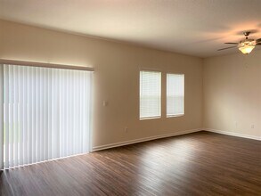 11505 Victory Bay Ln in Gibsonton, FL - Foto de edificio - Building Photo