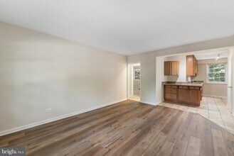 4402 N Pershing Dr in Arlington, VA - Building Photo - Building Photo