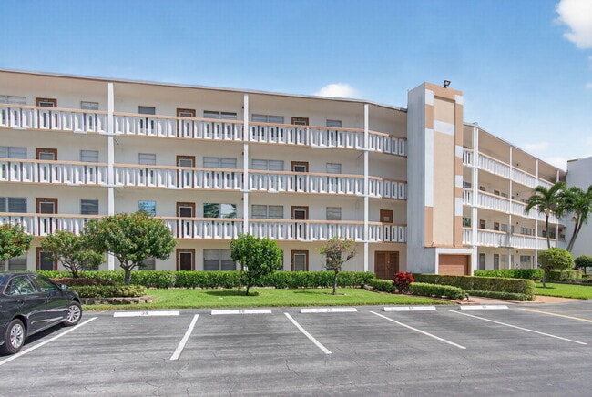 2015 Cornwall Dr in Boca Raton, FL - Building Photo - Building Photo