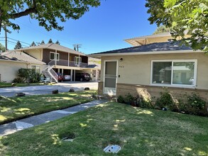 472 Waverley St in Menlo Park, CA - Building Photo - Building Photo