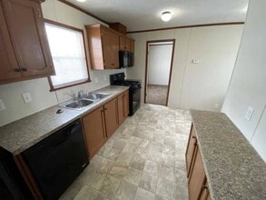 4109 Bickel St in Milford, MI - Building Photo - Building Photo