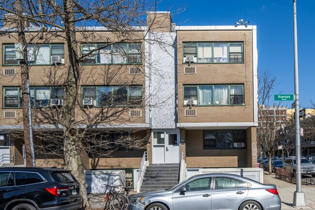 167 Riverdale Avenue in Brooklyn, NY - Building Photo - Building Photo