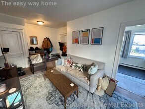 23-25 Bonner Ave Unit #1, Unit #1 in Medford, MA - Foto de edificio - Building Photo