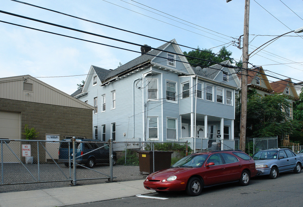 99-103 Madison Ave in Bridgeport, CT - Building Photo