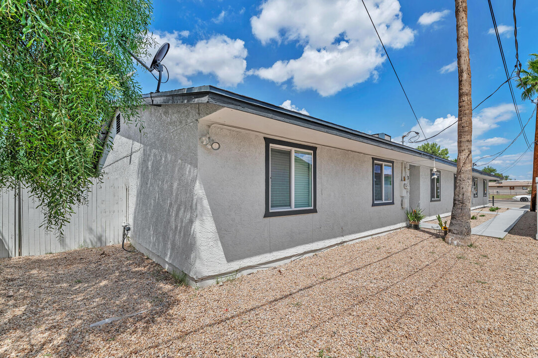 2507-2511 Hayward in Phoenix, AZ - Building Photo