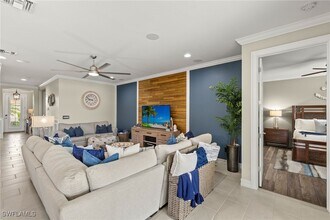 14616 Topsail Dr in Naples, FL - Building Photo - Building Photo