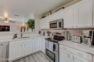 2477 E Meadow Land Dr in San Tan Valley, AZ - Building Photo