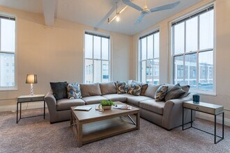 Groton Lofts in Cincinnati, OH - Building Photo - Building Photo