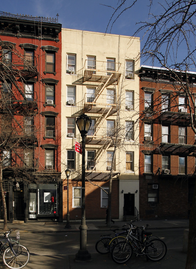 449 W 46th St in New York, NY - Building Photo - Building Photo