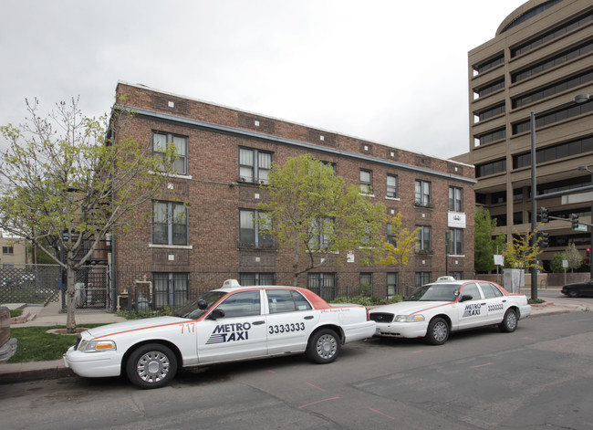 The Courtyard Apartments in Denver, CO - Foto de edificio - Building Photo