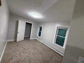 100 Main St, Unit 19 in Newmarket, NH - Building Photo - Building Photo