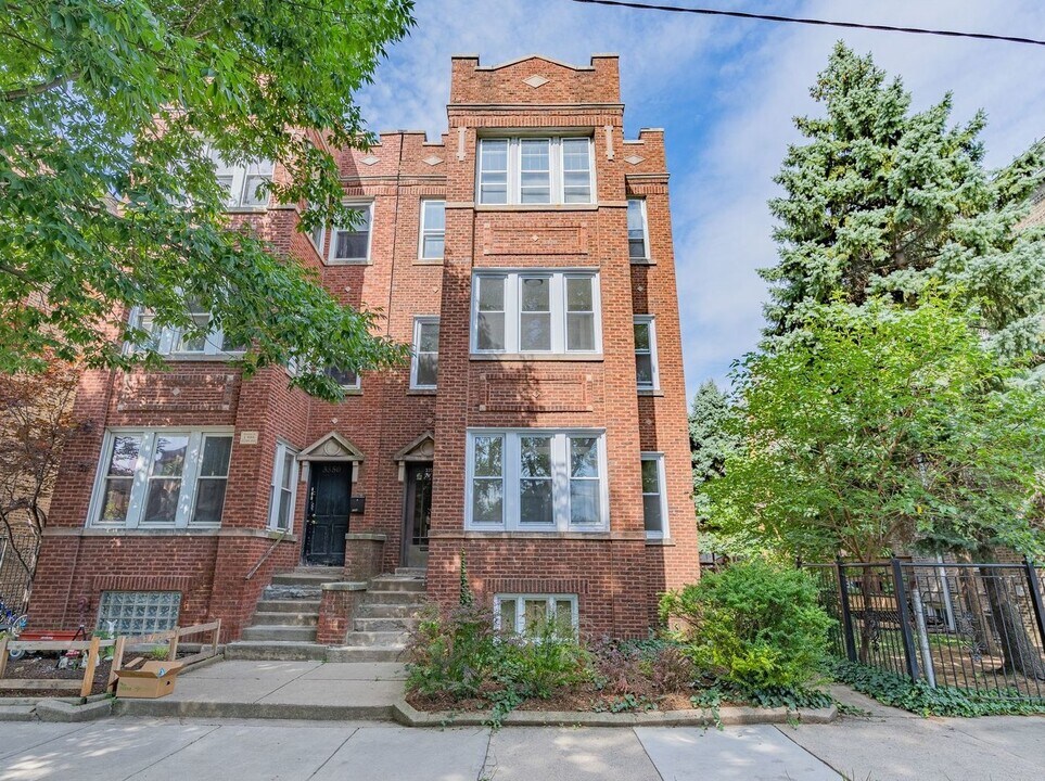 3352 N Monticello Ave-Unit -3 in Chicago, IL - Building Photo