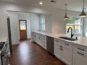18 Ellen Ave in Mount Pleasant, SC - Building Photo - Building Photo