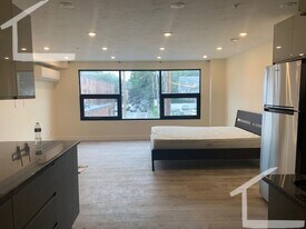 1028 Commonwealth Ave in Brookline, MA - Building Photo