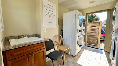752 40th St-Unit -1 in Oakland, CA - Foto de edificio - Building Photo