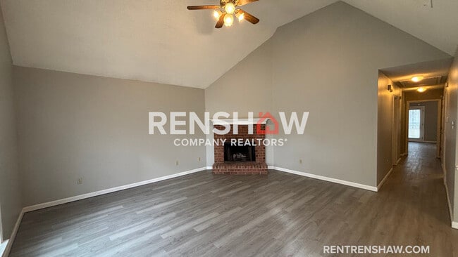 4198 Meadow Valley Dr E in Memphis, TN - Building Photo - Building Photo