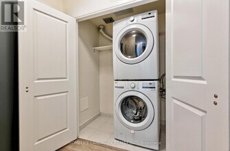 3270 Sheppard Ave E in Toronto, ON - Building Photo - Building Photo