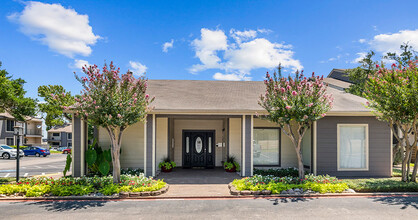 The Parker Apartments in Tyler, TX - Building Photo - Building Photo