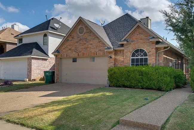 2011 Mallard Dr in Lewisville, TX - Building Photo - Building Photo