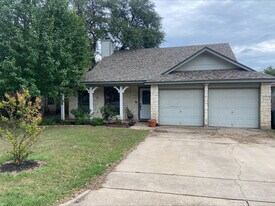 702 Spring Hollow Dr in Leander, TX - Building Photo