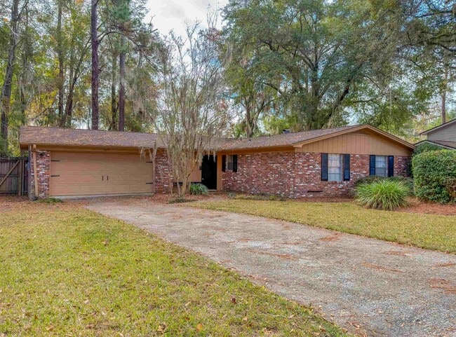 307 Sweetbriar Dr in Tallahassee, FL - Building Photo - Building Photo