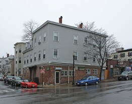 194-196 Bunker Hill St in Charlestown, MA - Building Photo
