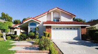 22 Christamon W in Irvine, CA - Building Photo