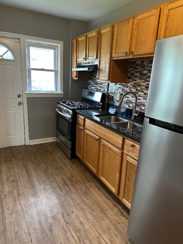 property at 1504 E Cold Spring Ln