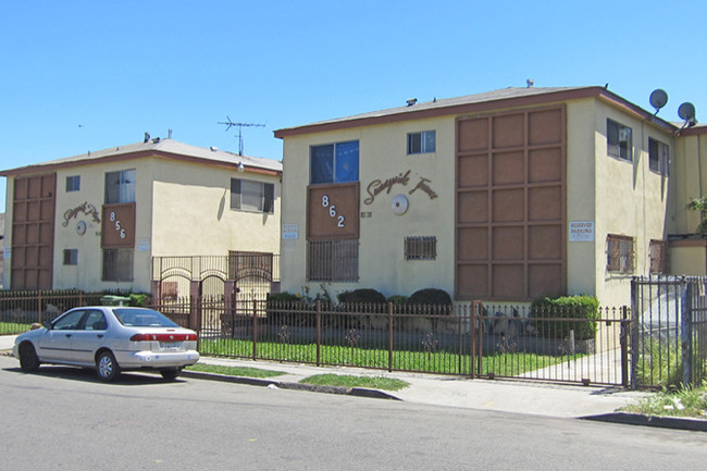 Sunnyside Terrace in Los Angeles, CA - Building Photo - Building Photo