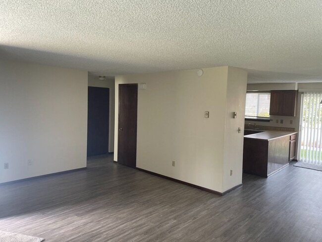 4460 Lief Erikson Dr in Astoria, OR - Building Photo - Building Photo