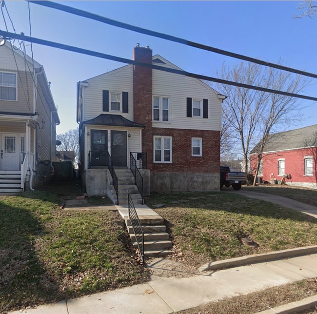property at 7558 Woodland Ave