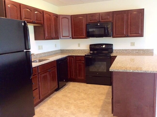 384 County Rte 54, Unit #8 in Pennellville, NY - Foto de edificio - Building Photo