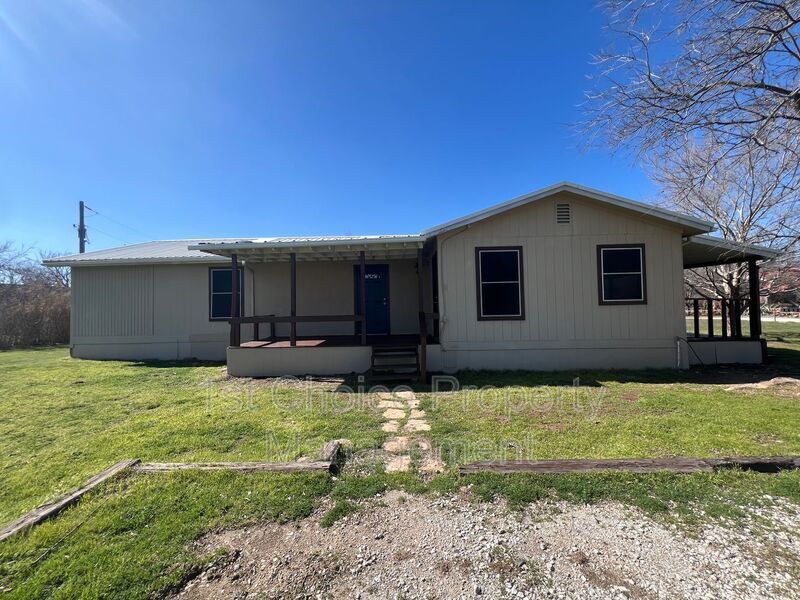 193 Private Rd 4652 in Rhome, TX - Building Photo