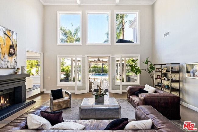property at 5325 Collingwood Cir